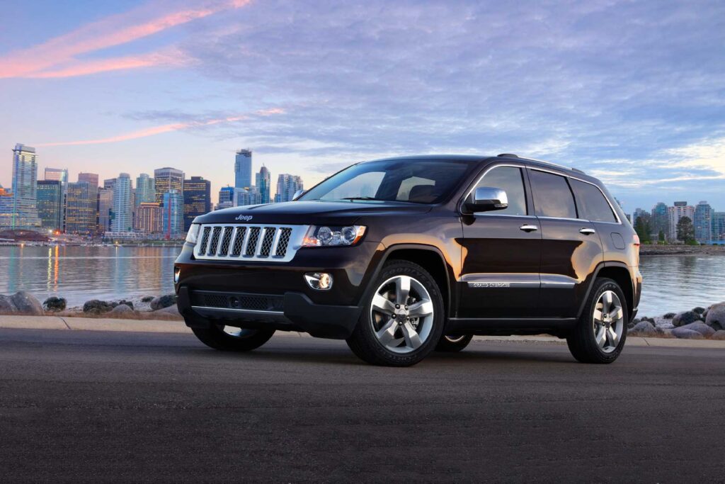 2011-Jeep®-Grand-Cherokee-Overland-Landscape