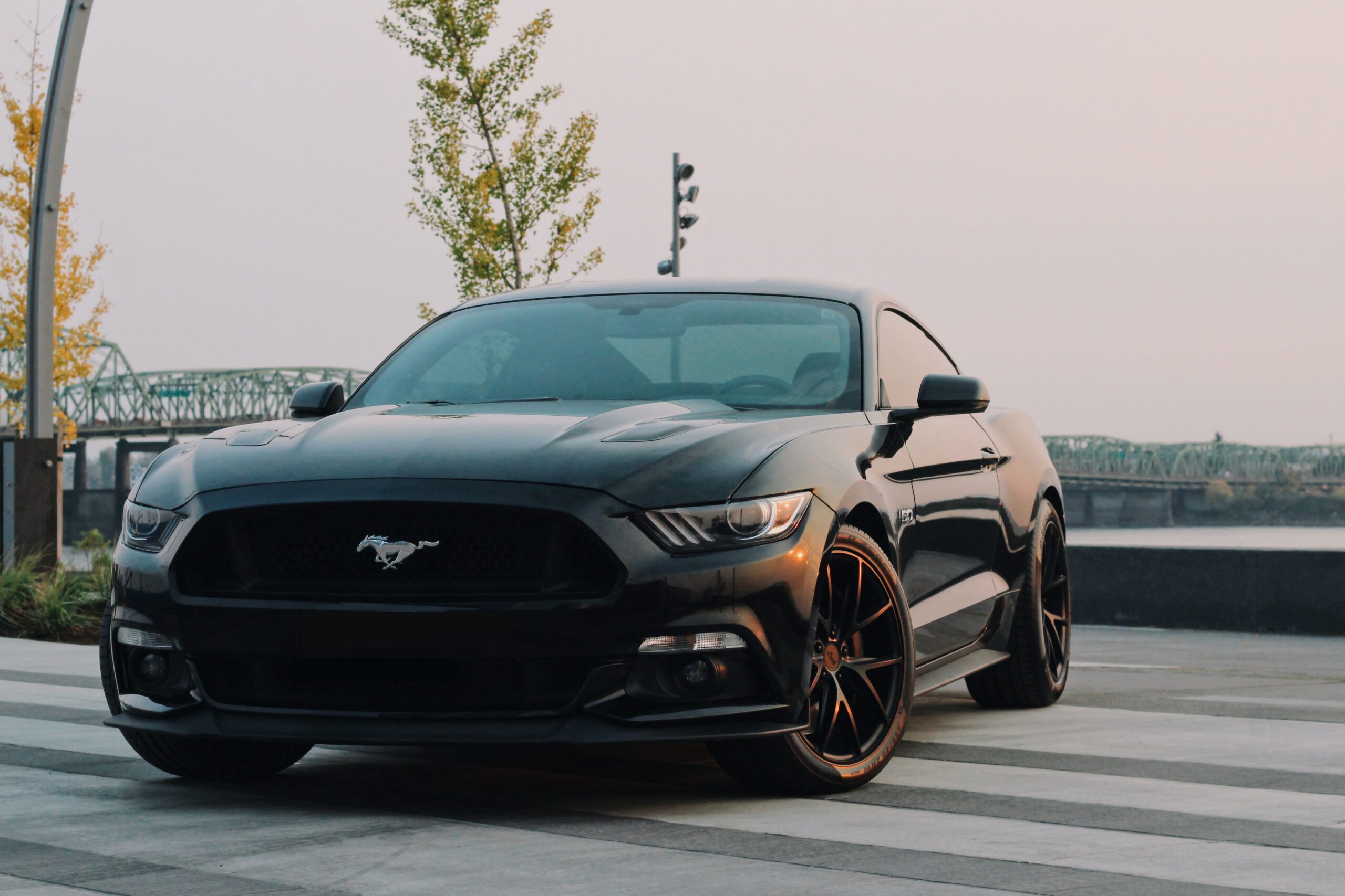 Ford Mustang vs Chevrolet Camaro