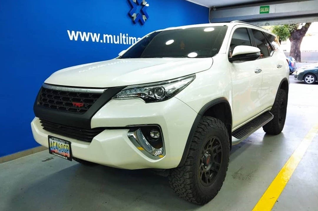 TOYOTA – FORTUNER -13744KM