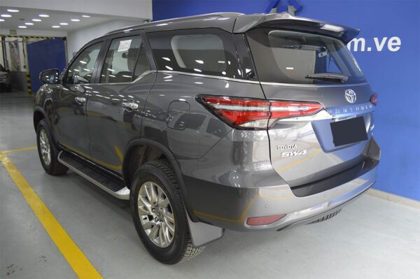 Fortuner - 101KM - Imagen 3
