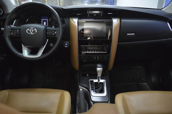 Fortuner - 17631KM - Imagen 4