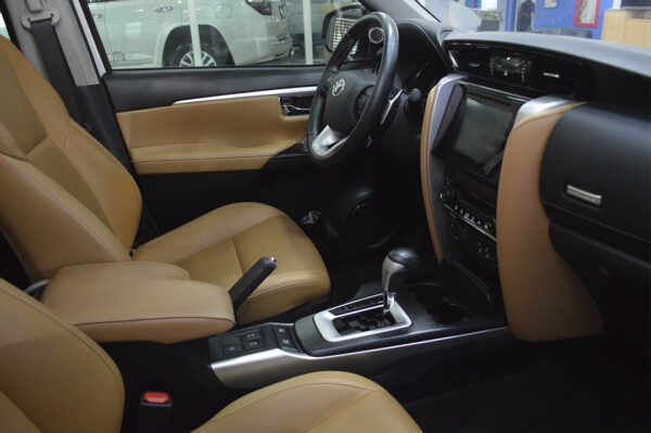 Fortuner - 17631KM - Imagen 5