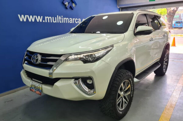 Fortuner - 19855KM