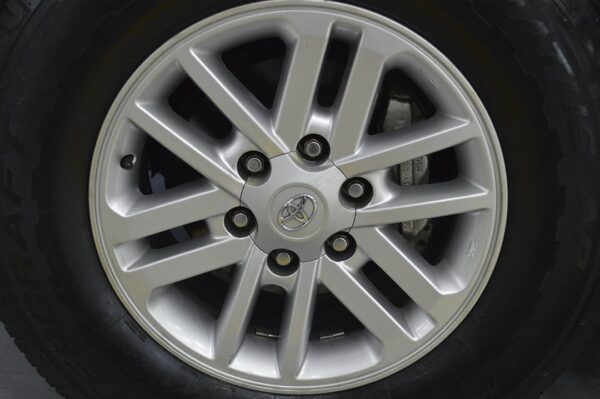 Fortuner - 38727KM - Imagen 7