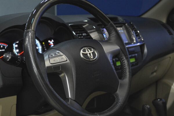 Fortuner - 38727KM - Imagen 8