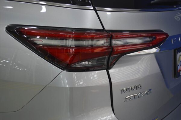 Fortuner - 12344KM - Imagen 12