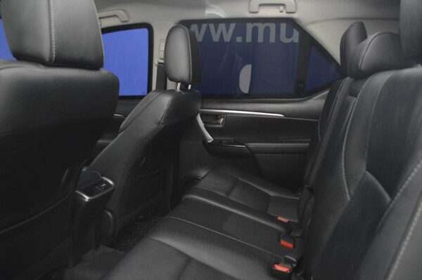 Fortuner - 12344KM - Imagen 10