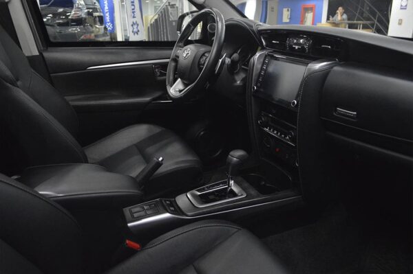 Fortuner - 12344KM - Imagen 5