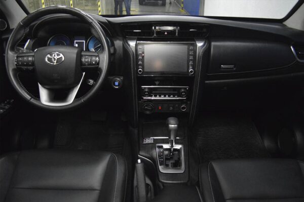 Fortuner - 12344KM - Imagen 4