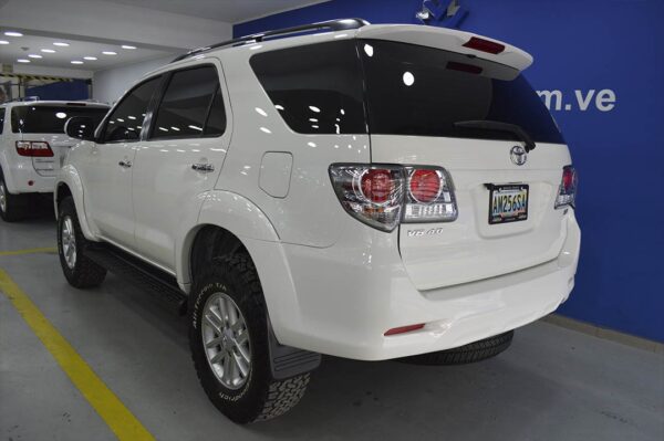 Fortuner - 28099KM - Imagen 3