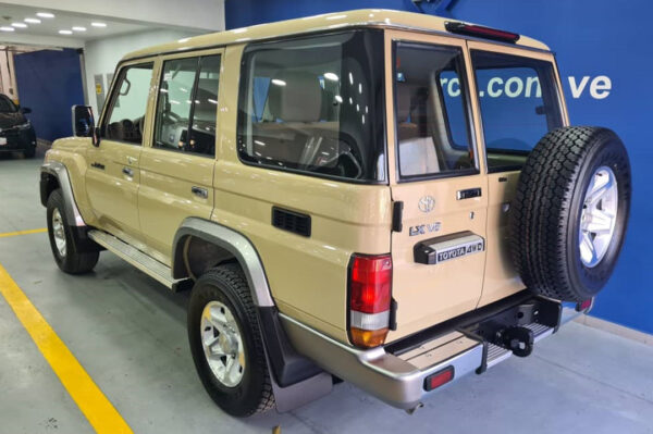 Land Cruiser - 50KM - Imagen 3