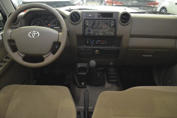Land Cruiser - 128KM - Imagen 3