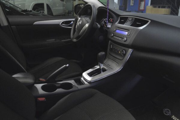 Sentra - 49060KM - Imagen 5