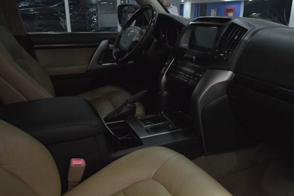 Land Cruiser - 76780KM - Imagen 6