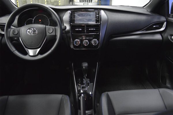 Yaris - 32KM - Imagen 4