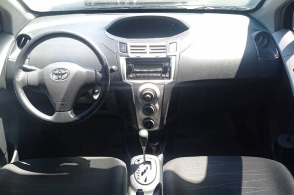 Yaris - 40701KM - Imagen 4