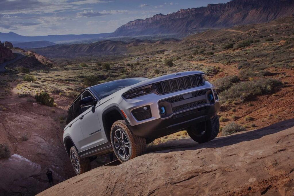 Grand-Cherokee-Overland-2023