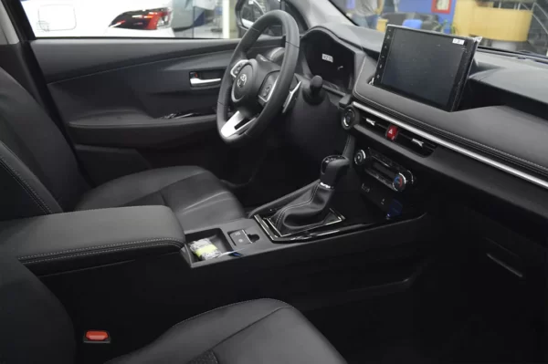 Yaris - 236KM - Imagen 5