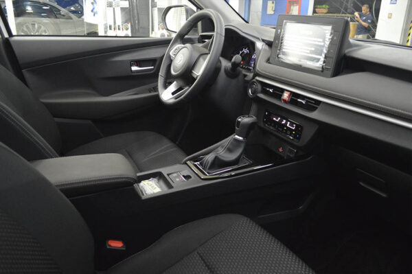 Yaris -72KM - Imagen 5