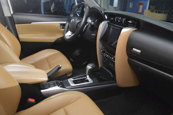 Fortuner - 40897KM - Imagen 5