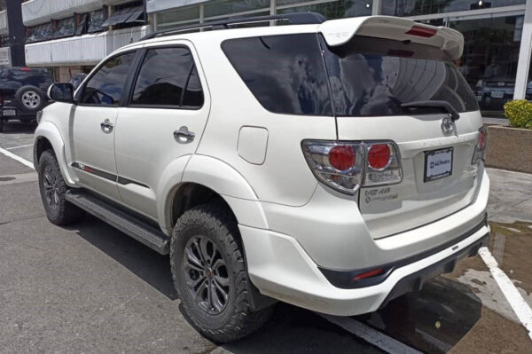 Fortuner - 47373KM - Imagen 3