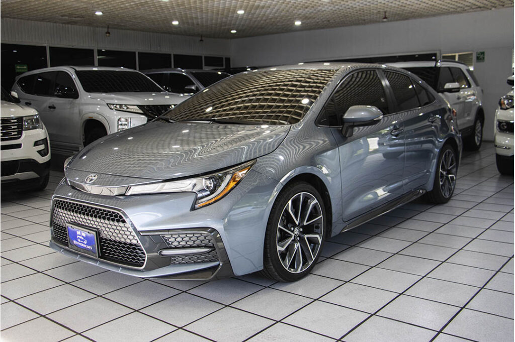 Lateral Toyota Corolla 2020