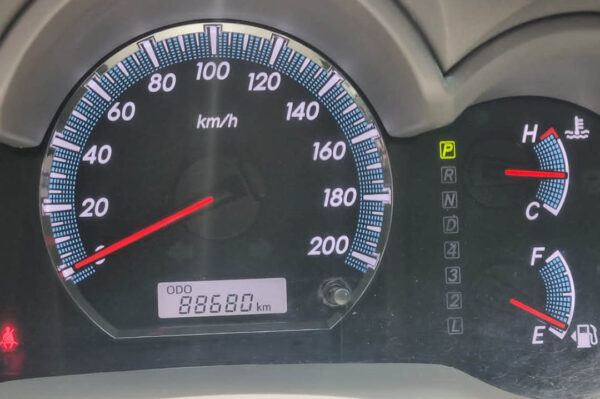 Fortuner - 88680KM - Imagen 6