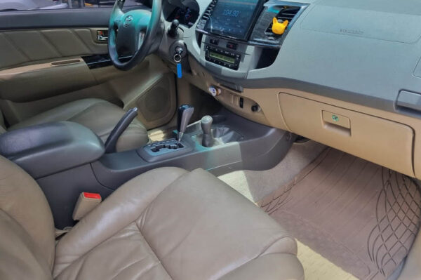 Fortuner - 88680KM - Imagen 5
