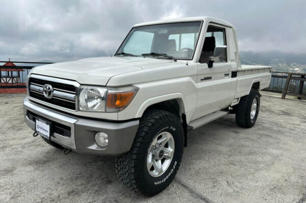 Land Cruiser - 85687KM