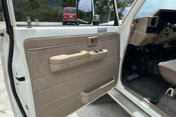 Land Cruiser - 85687KM - Imagen 8