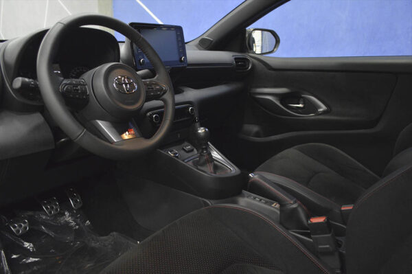 Yaris Gr - 81KM - Imagen 4