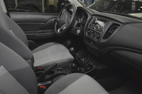 L200- 7051KM - Imagen 5