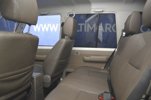 Land Cruiser - 15087KM - Imagen 12