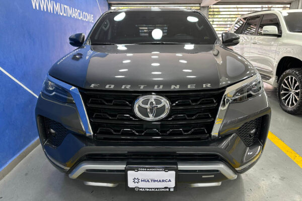 Fortuner - 5997KM - Imagen 2