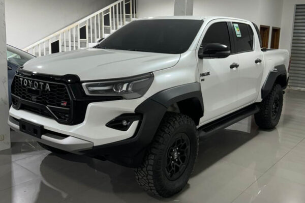 Hilux - 716KM