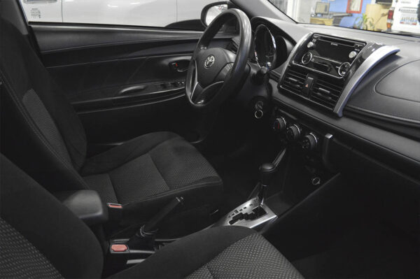 Yaris - 52205KM - Imagen 5