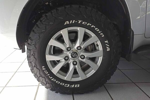 Land Cruiser - 64976KM - Imagen 7