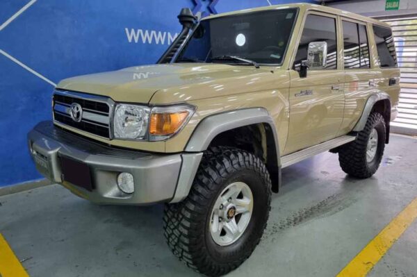 Land Cruiser - 13396KM