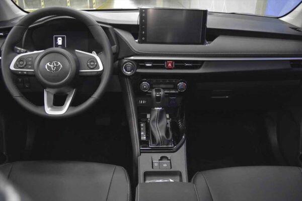 Yaris - 27KM - Imagen 4