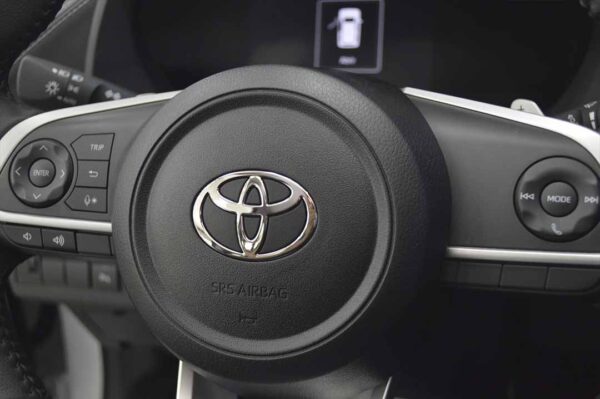 Yaris - 27KM - Imagen 10