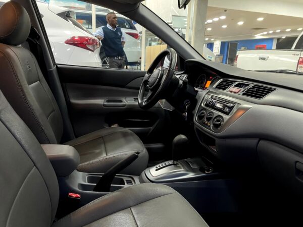 Lancer - 18242KM - Imagen 5