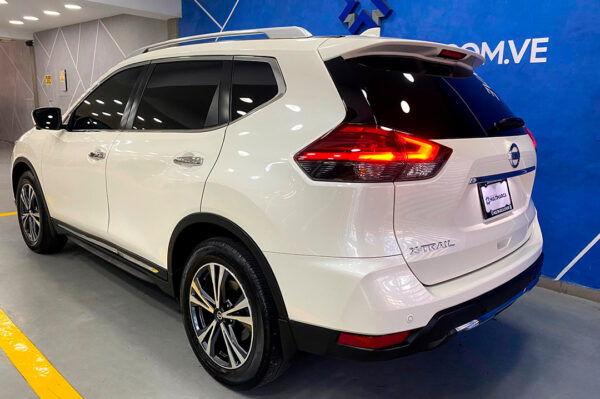 X-TRAIL 10870KM - Imagen 3