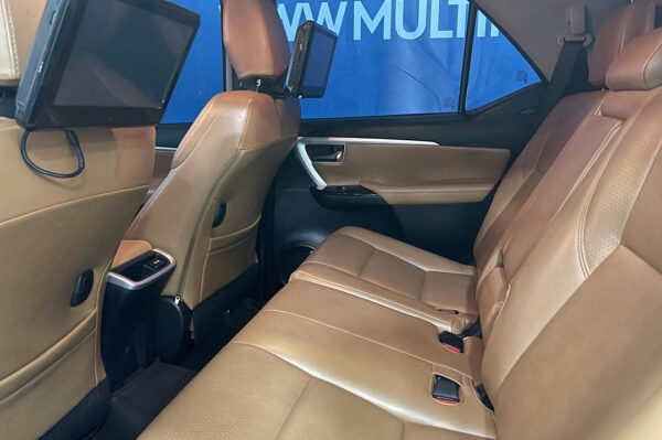 Fortuner - 75717KM - Imagen 11