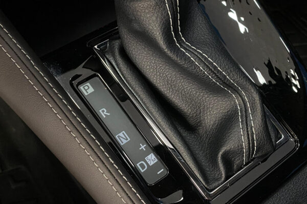Yaris -16420KM - Imagen 8