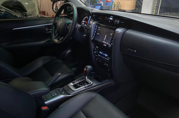 Fortuner - 2731KM - Imagen 5