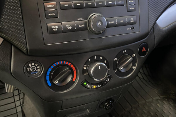 Aveo - 94445KM - Imagen 9